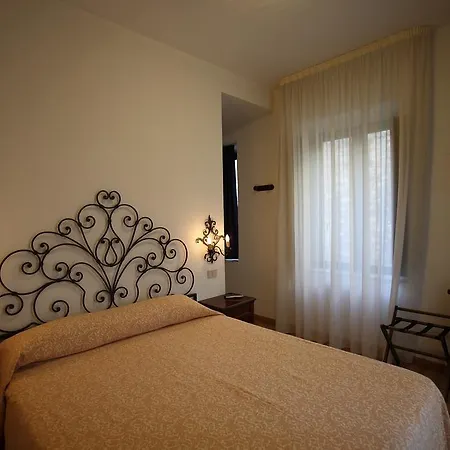 Del Corso فندق تاورمينا