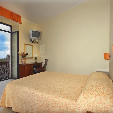 Del Corso Отель 3*